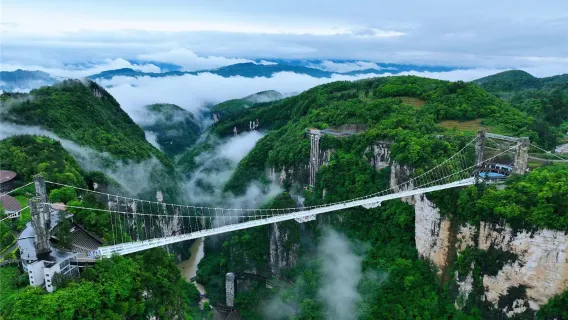 玩水避暑