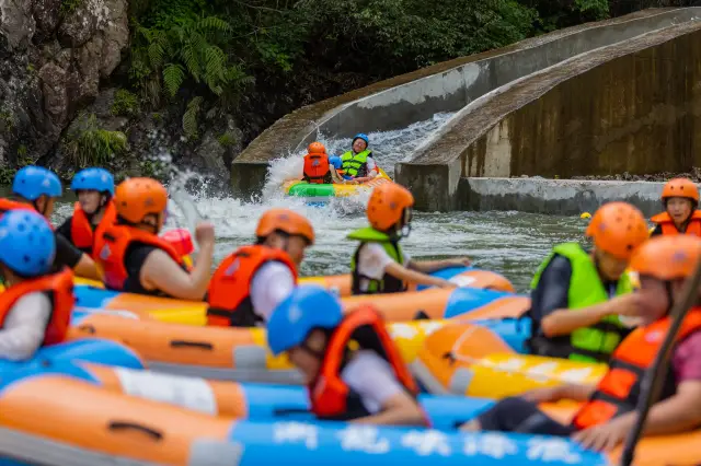 Rafting in Wenzhou