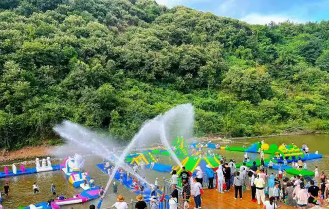 Rafting in Jingmen