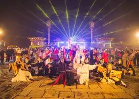 둥팡옌후청(동방염호성)