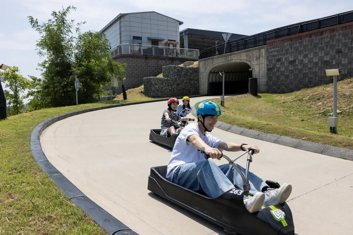 Skyline Luge Busan: la discesa panoramica sul mare di Gijang