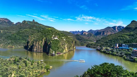 Jingniang Lake attraction in Handan