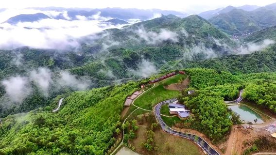 hu bei tian chi shan lv you jing qu