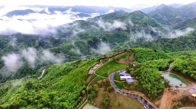 hu bei tian chi shan lv you jing qu