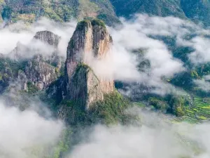 石桅岩