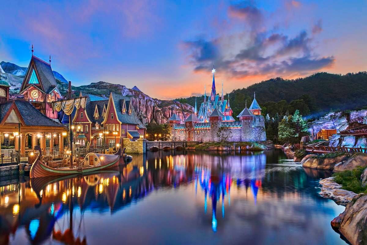 trip ke disneyland hong kong