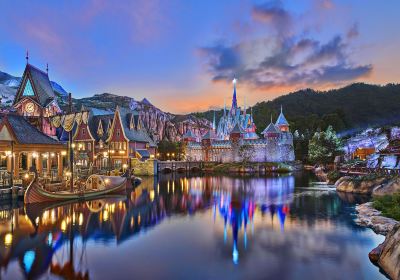 Taman Hiburan Hong Kong Disneyland