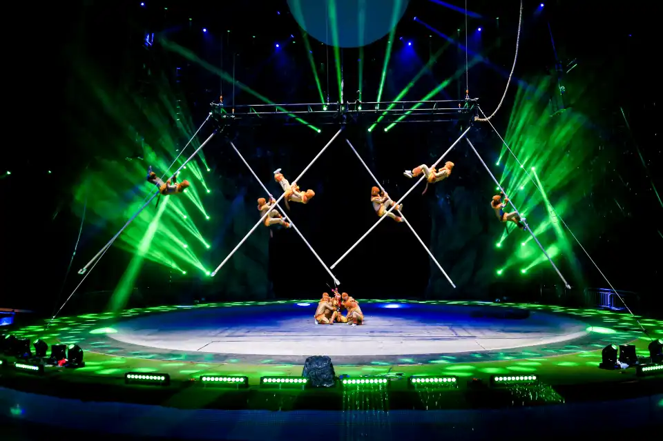 4_Lingling Circus