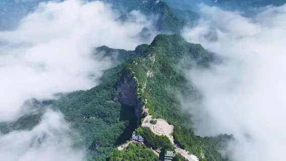玩水避暑