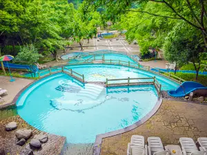 Hot Springs in Emeishan