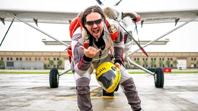 Skydiving in Anji
