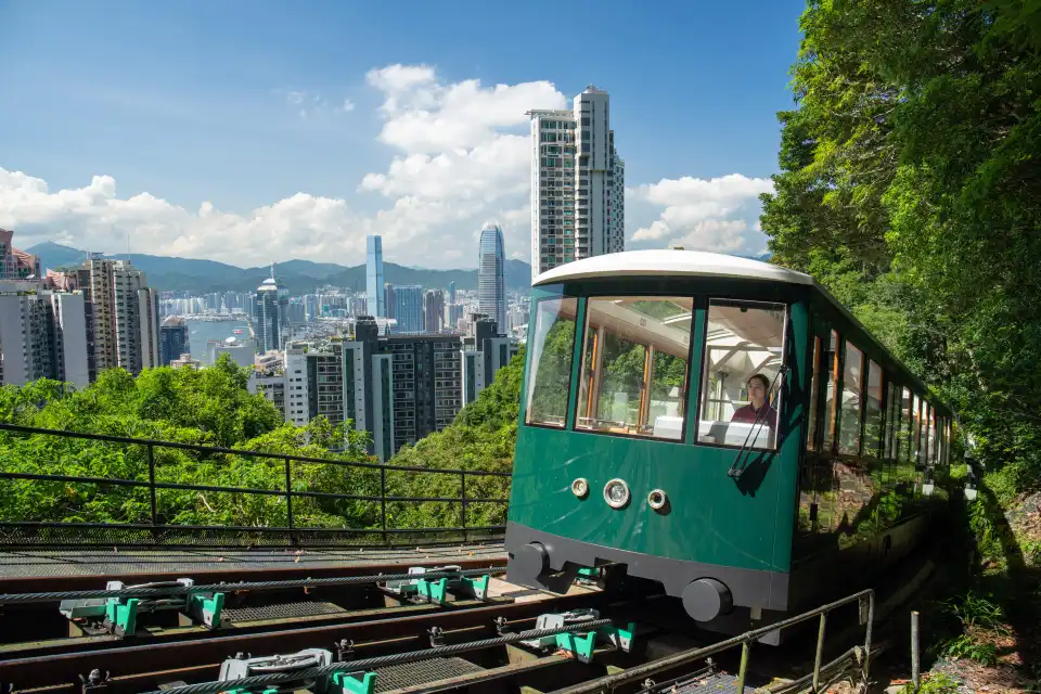 2_The Peak Tram