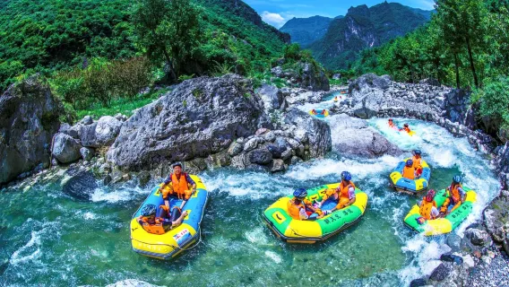 玩水避暑
