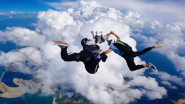 Skydiving in Danzhou