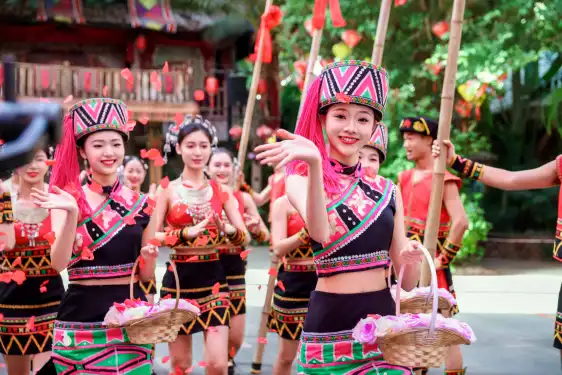 싼야 첸구칭 관광지(삼아 천고정 관광지) 주변 호텔