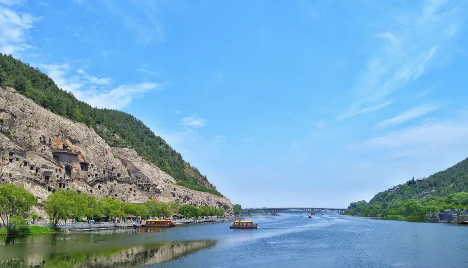 3_Longmen Grottoes