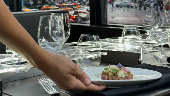 New York Bustronome รถบัส Restaurant [เพลิดเพลินกับ อาหารและเครื่องดื่ม และเที่ยวชมใจกลางนิวยอร์ก|รถเสบียงแบบพาโนรามา|ผ่านสถานที่ท่องเที่ยวอันเป็นเอกลักษณ์]