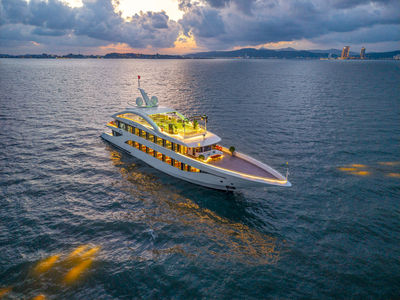 Leona Halong Cruise