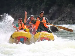 Dongjiang Lake Drifting