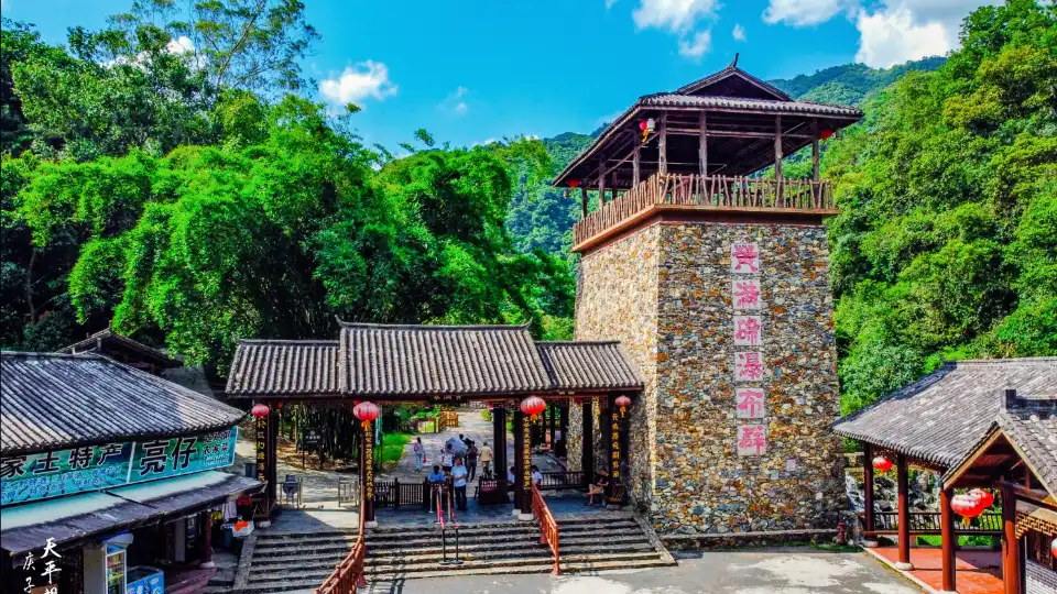 2_Huang Manzhai Waterfall