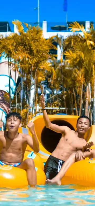 비난 레드도어즈 숙소