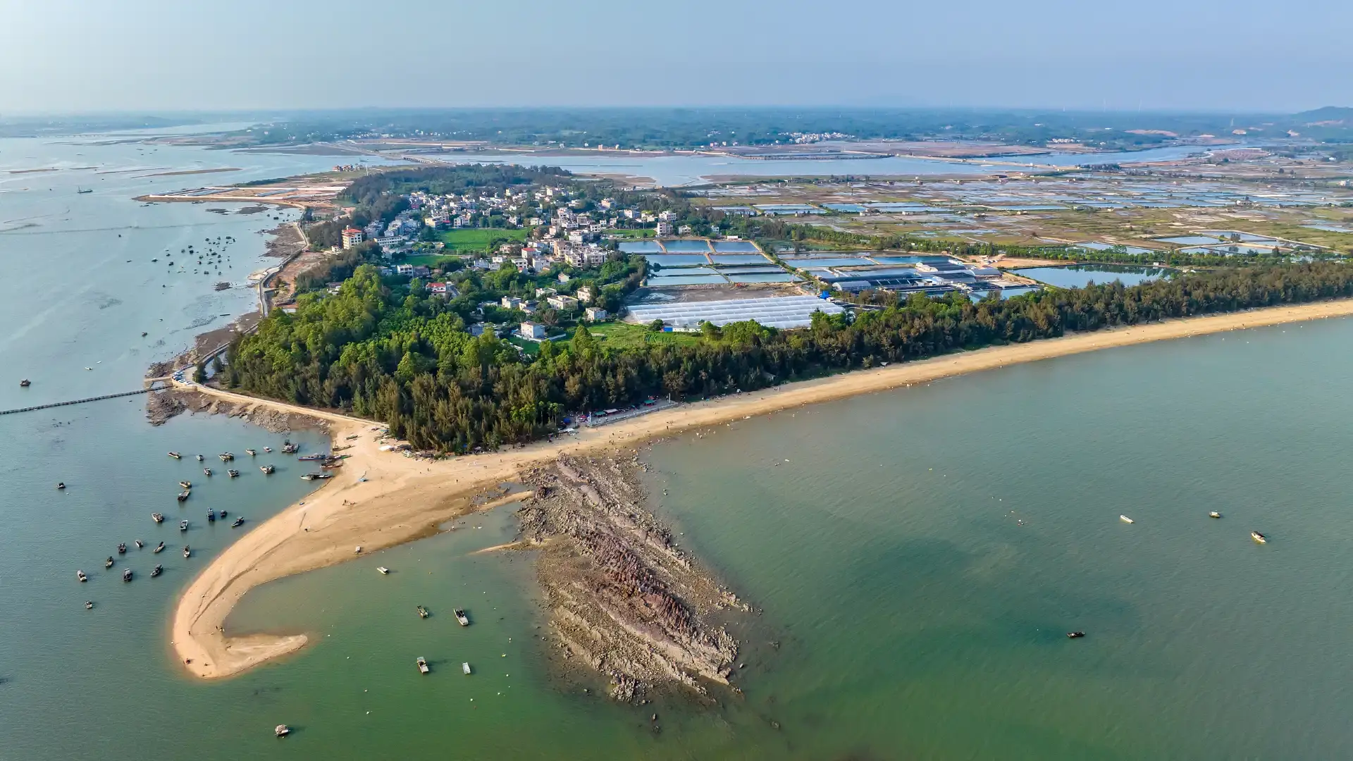 Hotels near Xili Bay