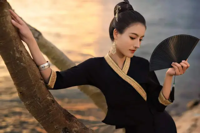 Travel Photoshoot in Jinghong