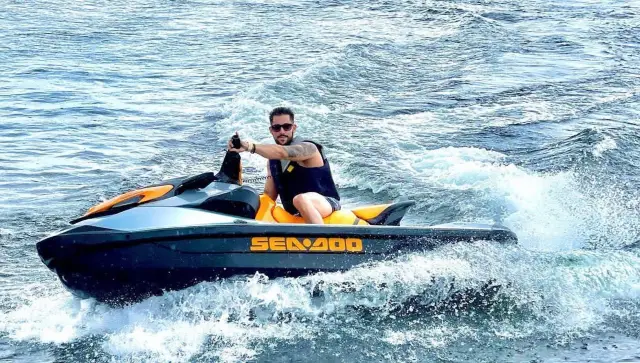 Motorboat Experiences in Sanya