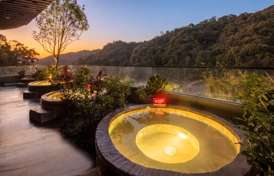 韶關嘉華半溪温泉門票 + 水上樂園家庭(2位成人+2位小童)