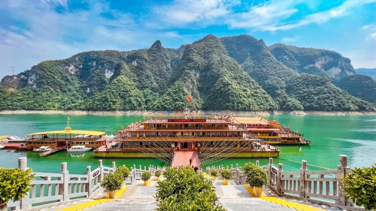 Qingjiang River Art Gallery