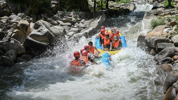 Zoucheng Canyon Rafting