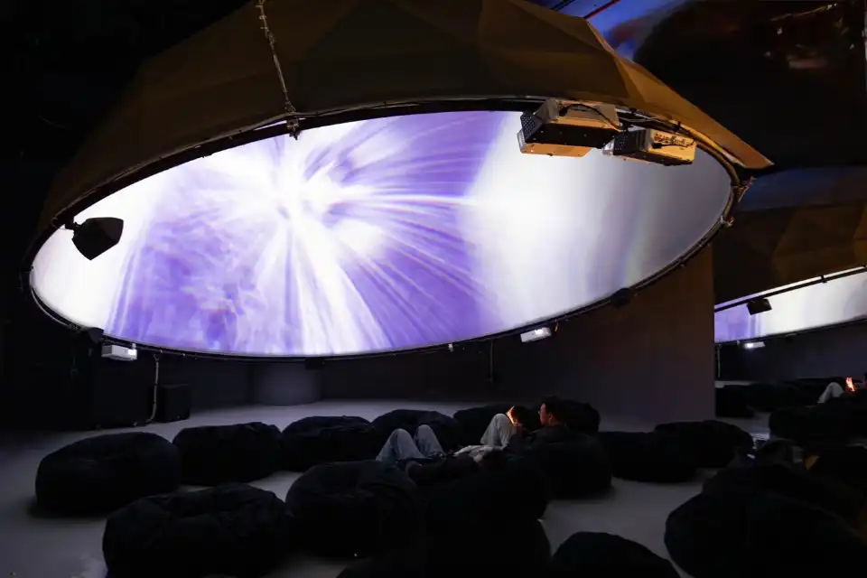 1_X Space Immersive - Digital Art Experience