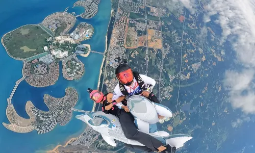 Skydiving in Danzhou