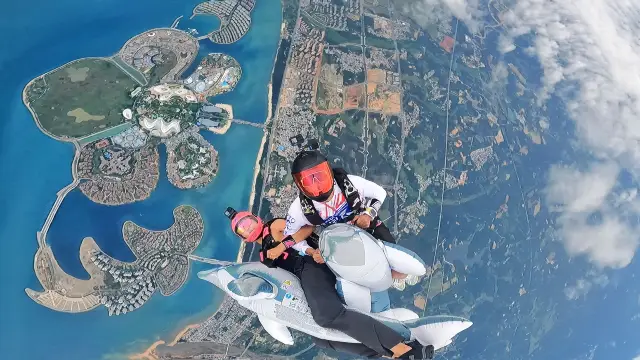 Skydiving in Danzhou