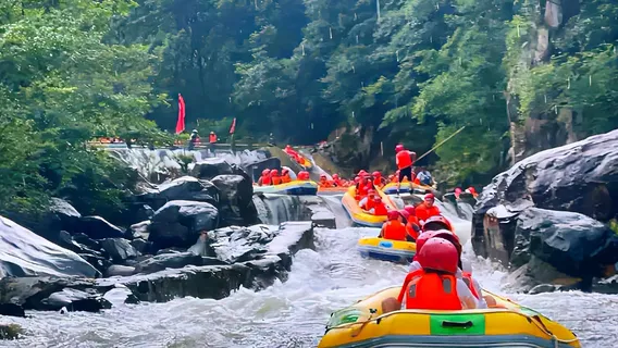 Zhushan Liangxikou Rafting