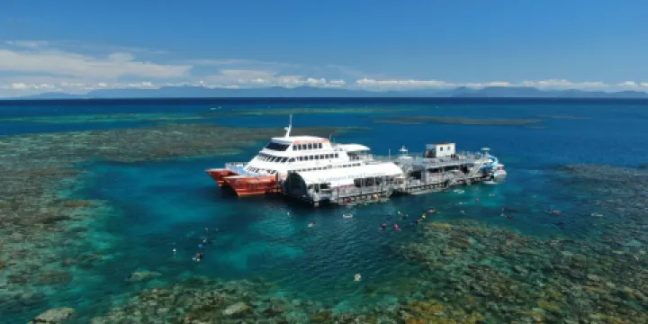 太陽戀人號大堡礁遊輪