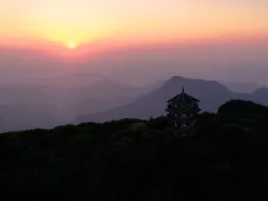 Gold Buddha Mountain
