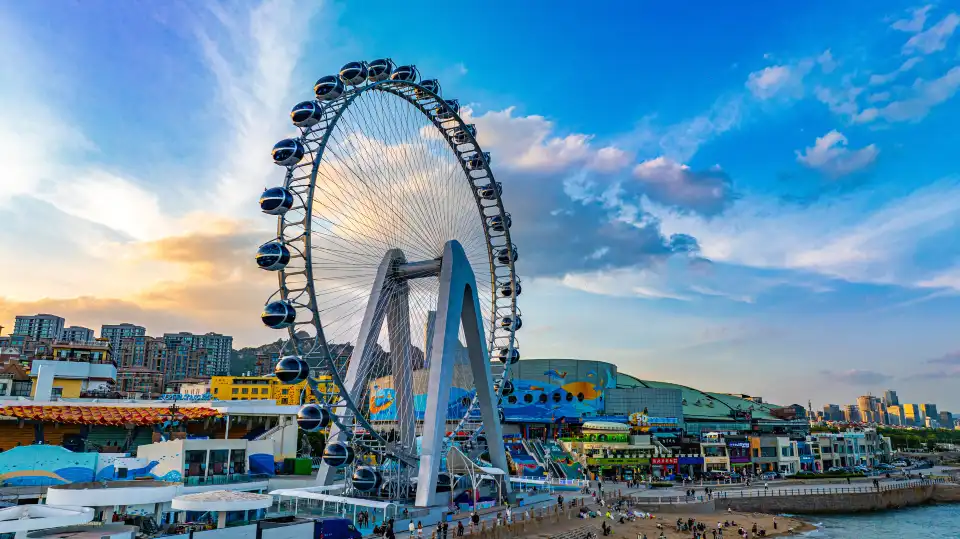 3_Qingdao Maritime Ferris Wheel