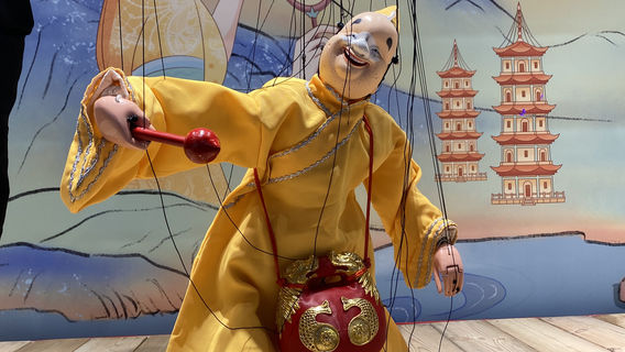 Quanzhou string puppet show performance
