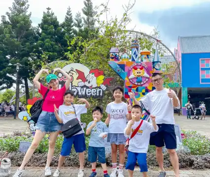 Hotels near Window on World Theme Park