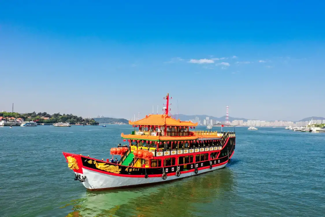 Hotels near Amoy Sea Trip