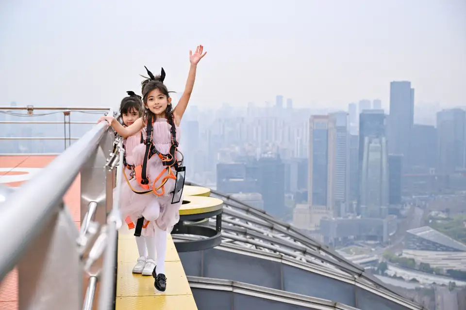 3_Exploration Deck · Viewing Gallery