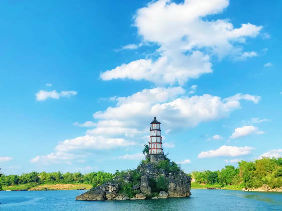 Hotels near Zuojiang Leaning Tower