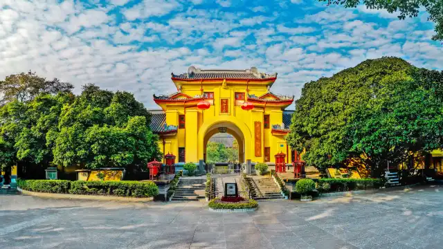 Hotels near Solitary Beauty Peak Prince City Scenic Area