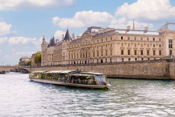 Bateaux Parisiens Cruise