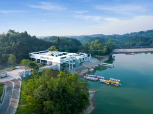 Baishui Lake