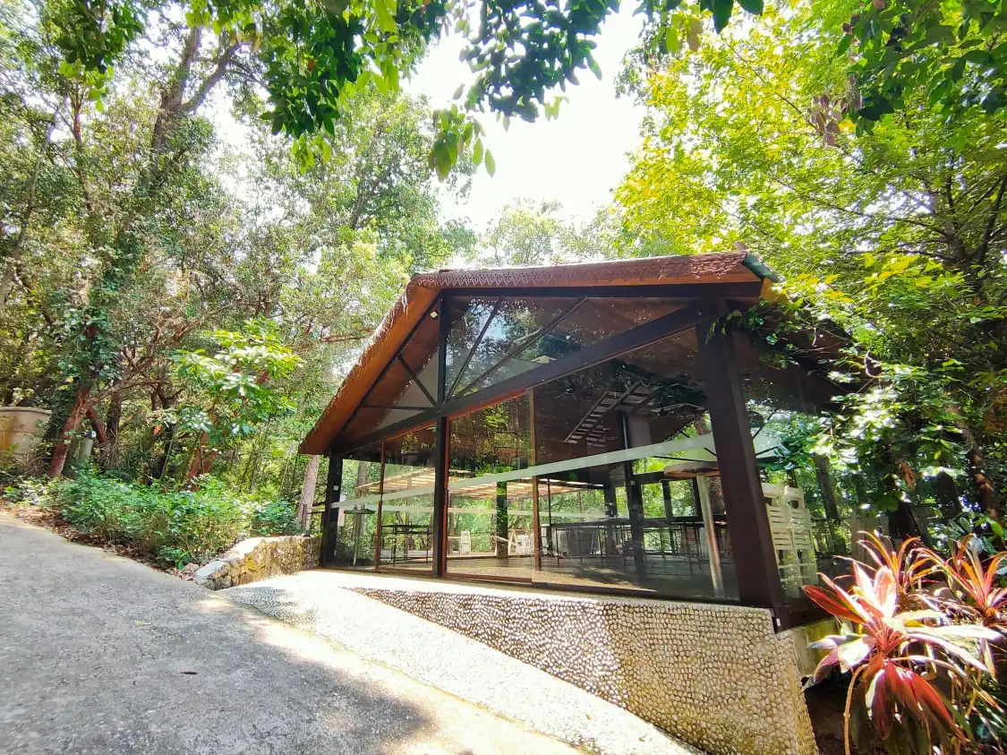 Hotels near Tropical Spice Garden