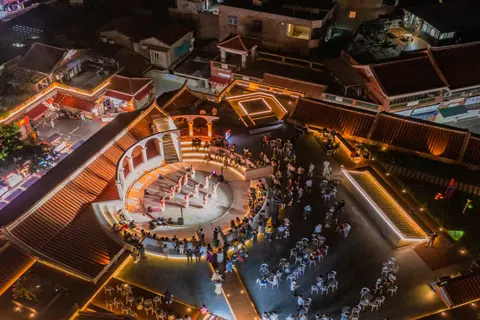 Quanzhou 7FUN rooftop complex space puppet show