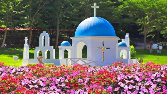 West Lake Resortopia