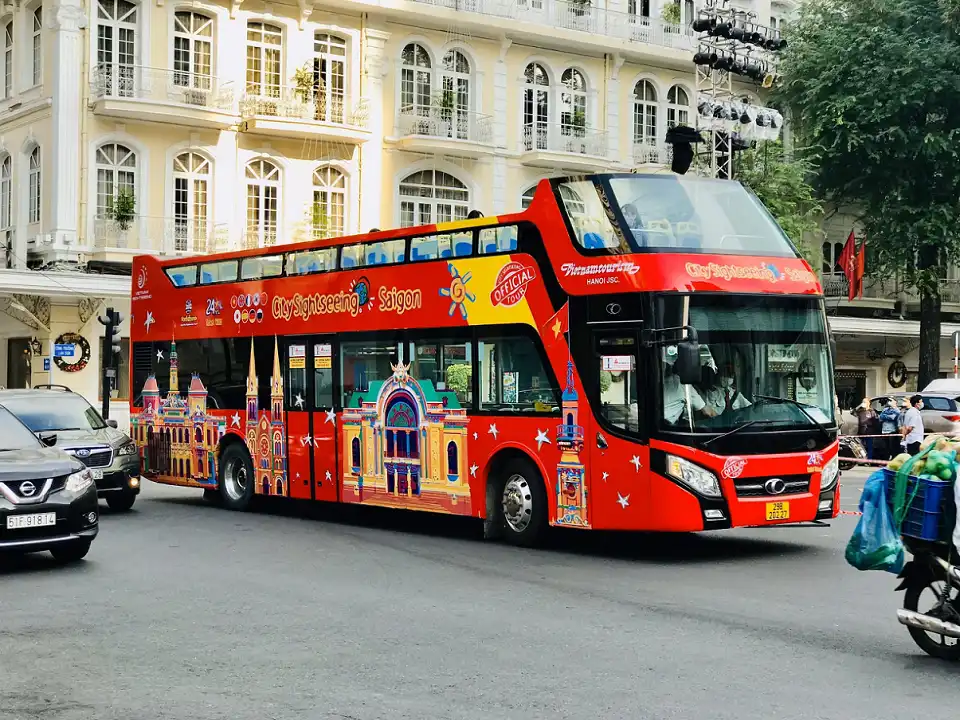 4_City Sightseeing Bus Saigon